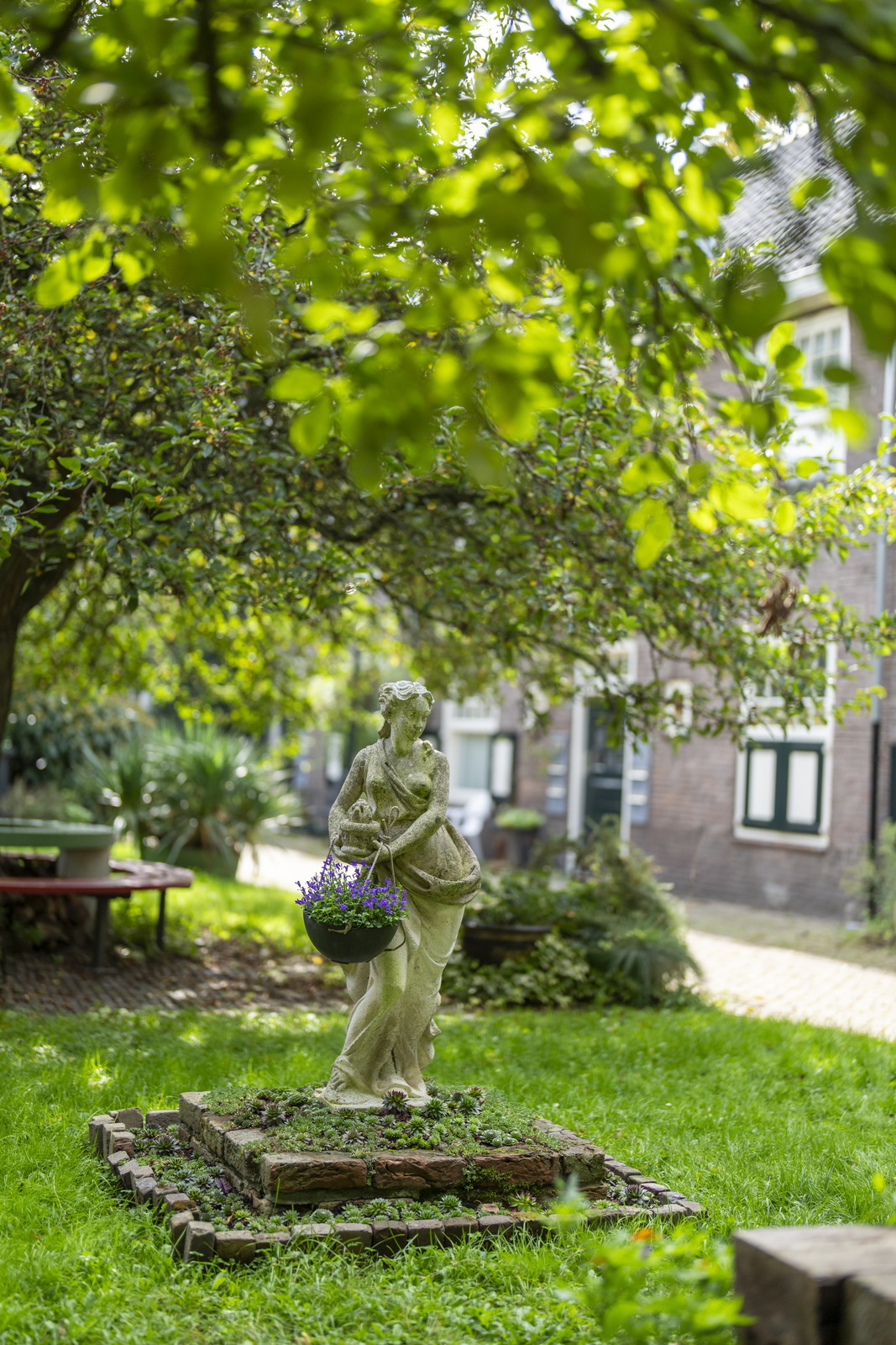 Wonen aan het St. Jacobshofje: ‘Hier kijken we écht naar elkaar om’