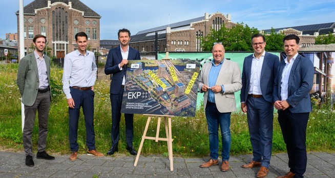 Aankoop huurwoningen Een groep mannen die zich voor een teken bevinden