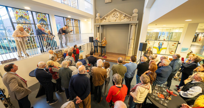 mensen in een ruimte 