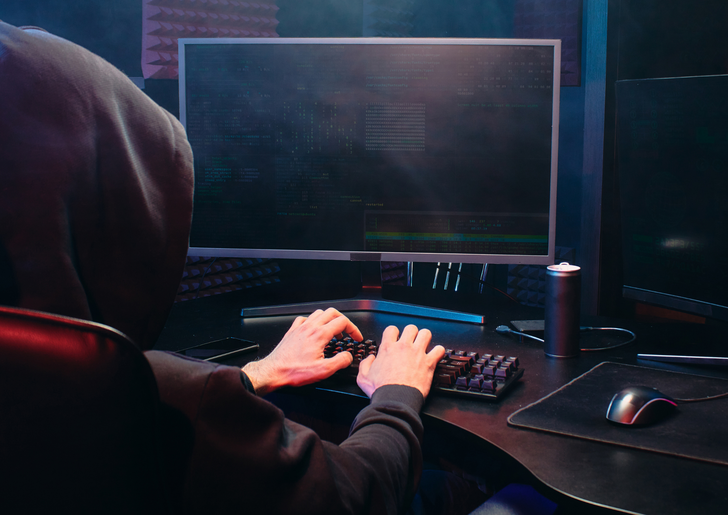 internetcrimineel achter computer internetcrimineel achter computer