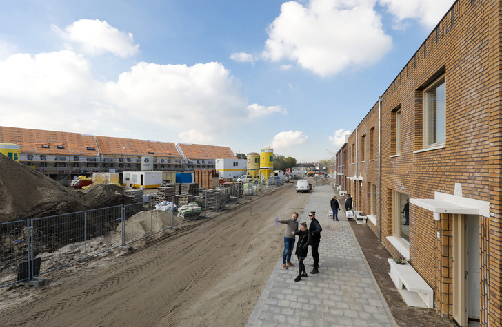 Bewoners betrekken hun nieuwe woning in Orthen-Links