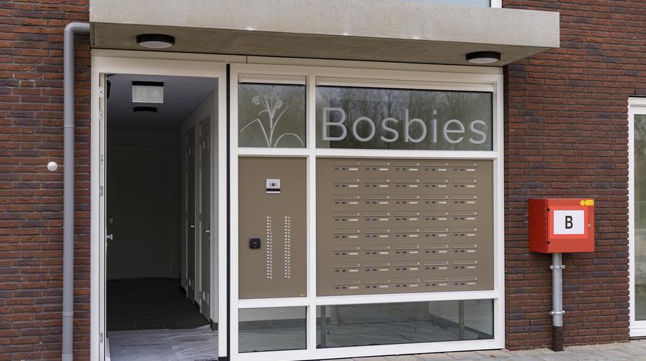 Entree van een appartementengebouw