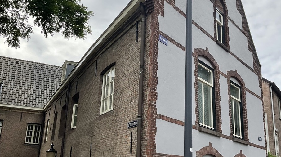 Hofje met woningen