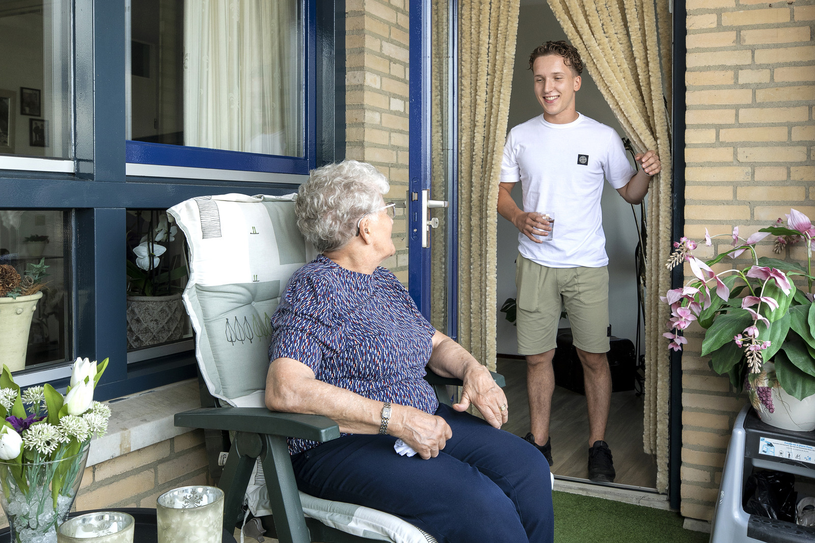 Grootmoeder met kleinzoon