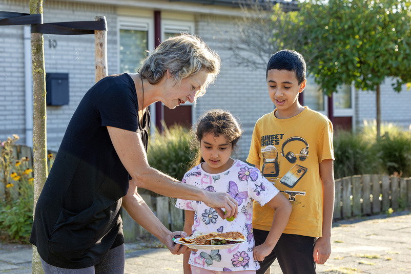 Mevrouw en twee kinderen