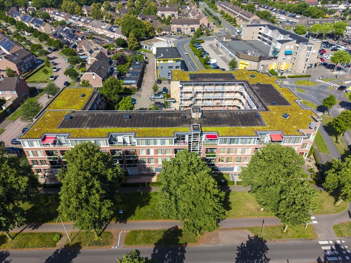 Gebouw met een groen sedum dak