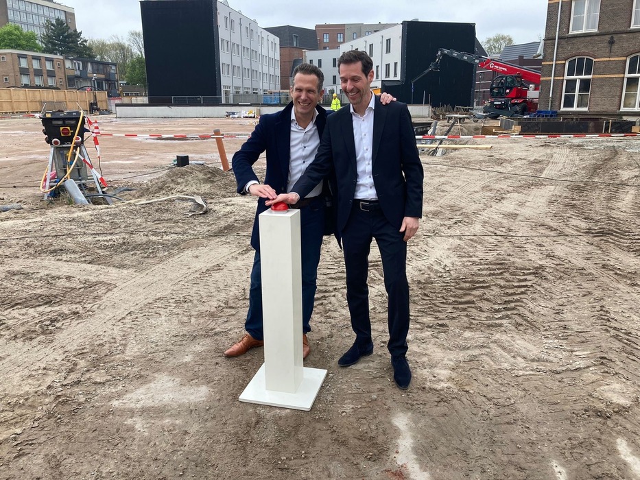 Wethouder Pieter Paul Slikker gaf donderdag 11 april samen met AM en Heijmans het officiële startsein voor de bouw van het Gasthuiskwartier